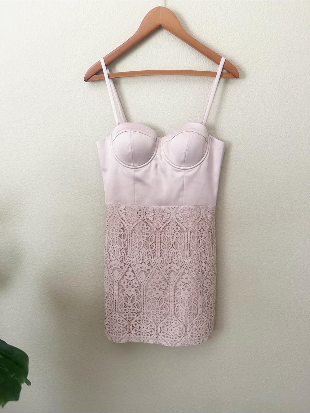 NWT Bebe Satin Bodice 2tone Lace Dress Blush 6-8